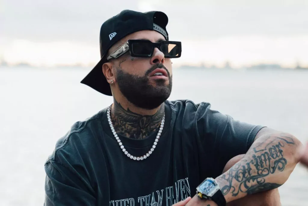Nicky Jam pone su avión privado al servicio de Venezuela