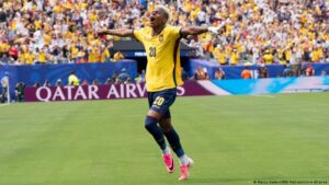 Noboa decreta feriado en Ecuador tras triunfo sobre Alemania