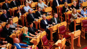 Noruega: legisladores realizaron una remada vikinga para apoyar a la selección tras el gran debut en el Mundial 2026