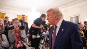 ORIENTE PRÓXIMO | Trump amenaza con convertirse en el «ángel de la guarda» en Ormuz y quedarse con un 20% del crudo | elperiodico.com