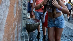 Ola de calor en Francia: temen desbordes de hospitales por una crisis sanitaria similar a la de 2003