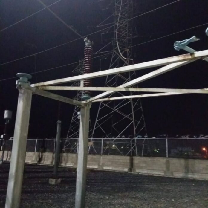 Onda tropical causó inundaciones y cortes eléctricos en Sucre