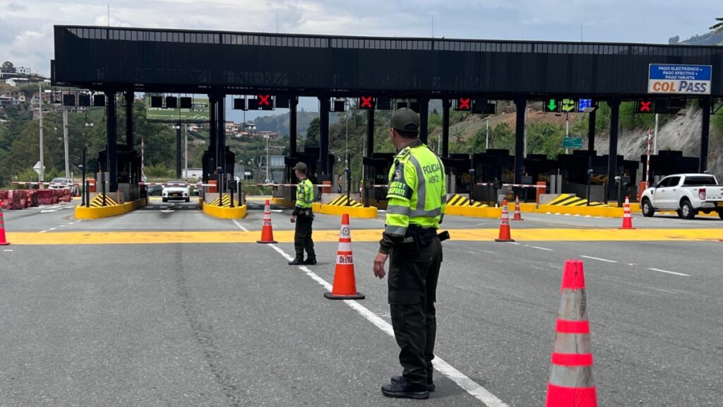 Operacion retorno Antioquia lunes festivo 15 de junio 2026 estado vias horarios