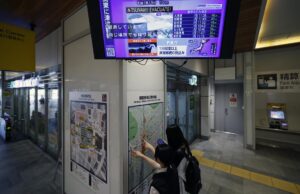 Órdenes de evacuación y 400 vuelos cancelados en Japón por la llegada del tifón Jangmi