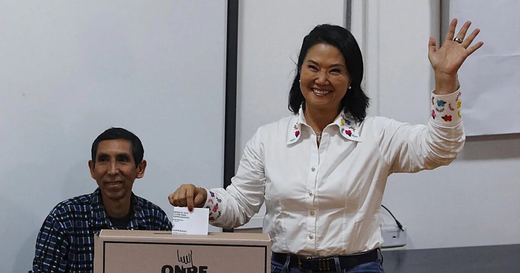 Perú, a la espera de conocer quién será su noveno presidente en una década