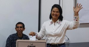 Perú, a la espera de conocer quién será su noveno presidente en una década
