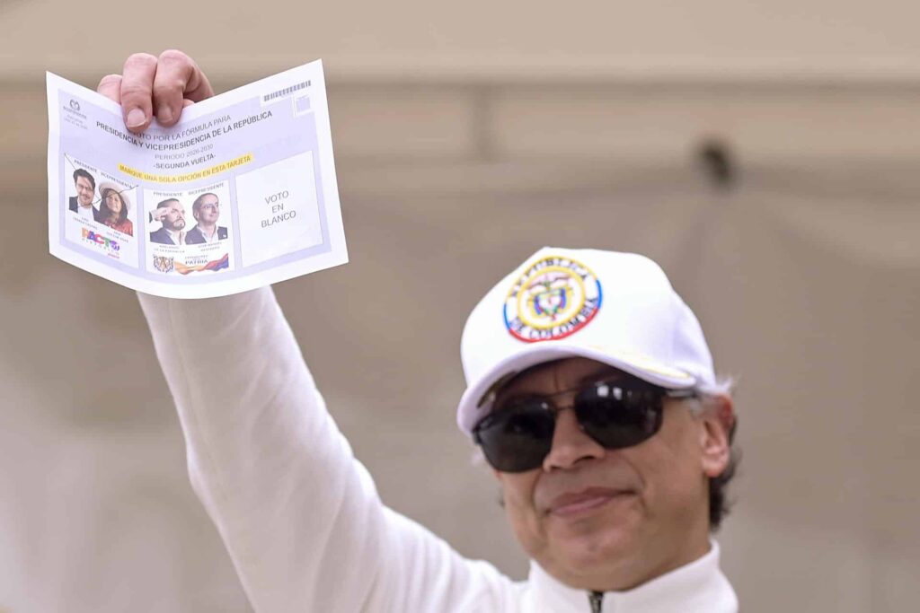 Petro denuncia "muchas irregularidades" en elecciones que gana De la Espriella – Efecto Cocuyo