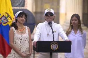 Petro garantiza transmisión de mando y dice que deja una Colombia más democrática – Efecto Cocuyo