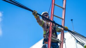 Pliegos públicos, selección objetiva y cero deuda: las reglas claras con las que Emcali busca aliado para la modernización del alumbrado