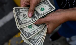 Precio del dólar del jueves 11 de junio da otro salto y pasa 577 Bs