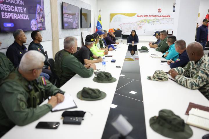 Presidenta Rodríguez anunció la militarización del estado La Guaira para atender efectivamente al Pueblo afectado