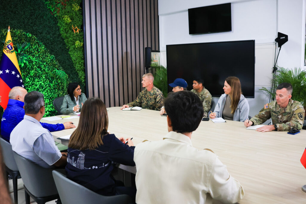 Presidenta (e) recibe a equipo de Asistencia y Rescate ante Desastres (Dart) de EEUU