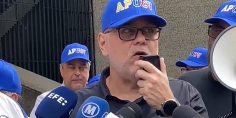 Profesores de la UCV se suman al paro activo