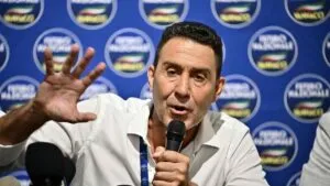 ROBERTO VANNACCI | La traición a Salvini que le puede costar caro a Meloni | elperiodico.com