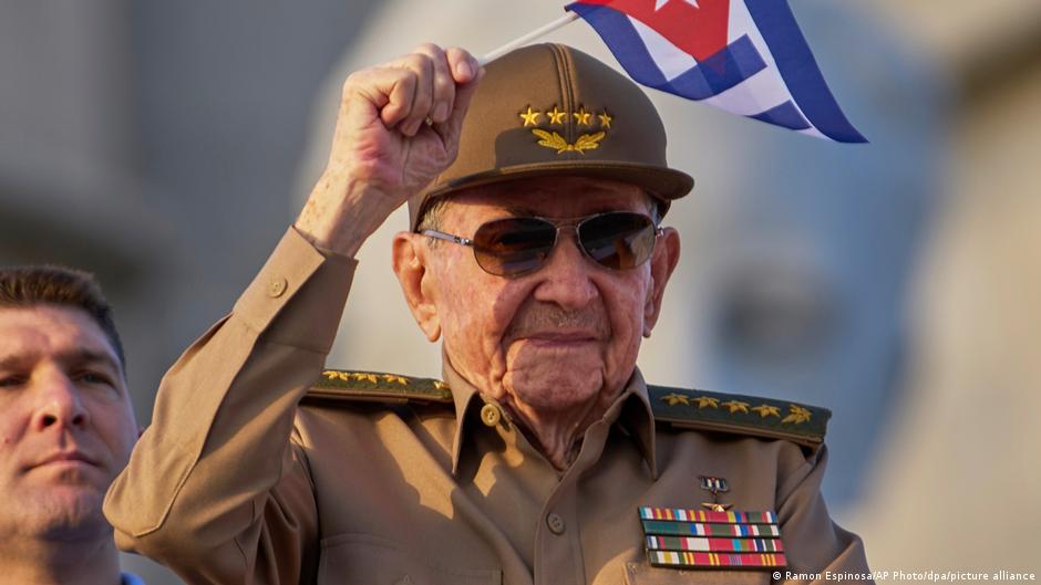 Raúl Castro respalda reformas económicas en Cuba