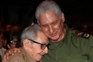 Raúl Castro sale de su escondite para celebrar sus 95 años | elmundo.es