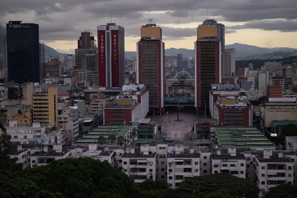Régimen de Delcy contrató a Hogan Lovells como asesor legal para reestructuración de deuda venezolana