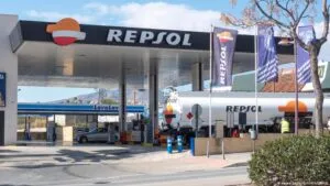 Repsol firma acuerdo para explorar crudo en Venezuela