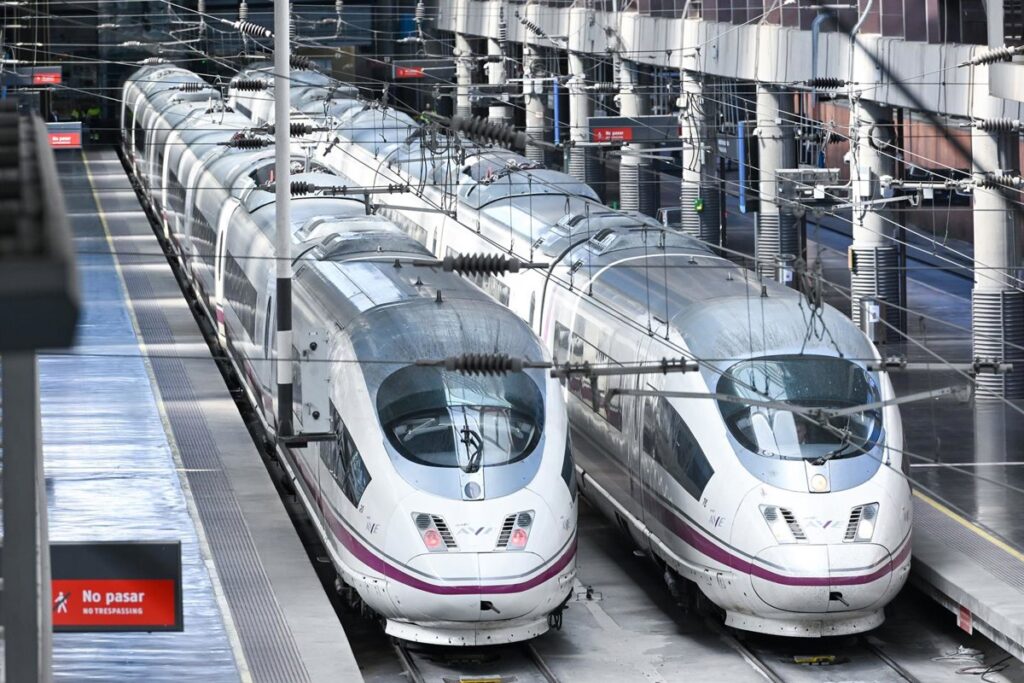 Retrasos en la línea de alta velocidad Madrid-Valencia-Alicante por una incidencia en la maquinaria