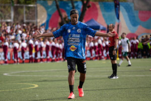 Ronaldinho lanza su primer disco llamado ‘Camisa 10’, con Pitbull, Sean Paul y Juan Magán – AlbertoNews