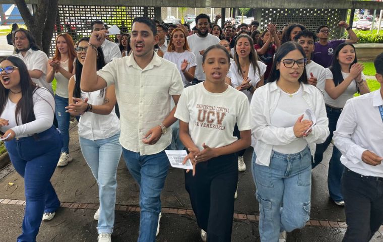 Rosa Cucunuba alerta sobre "amenazas" en la elección de la UCV y llama a defender el voto estudiantil frente a los vicios del país