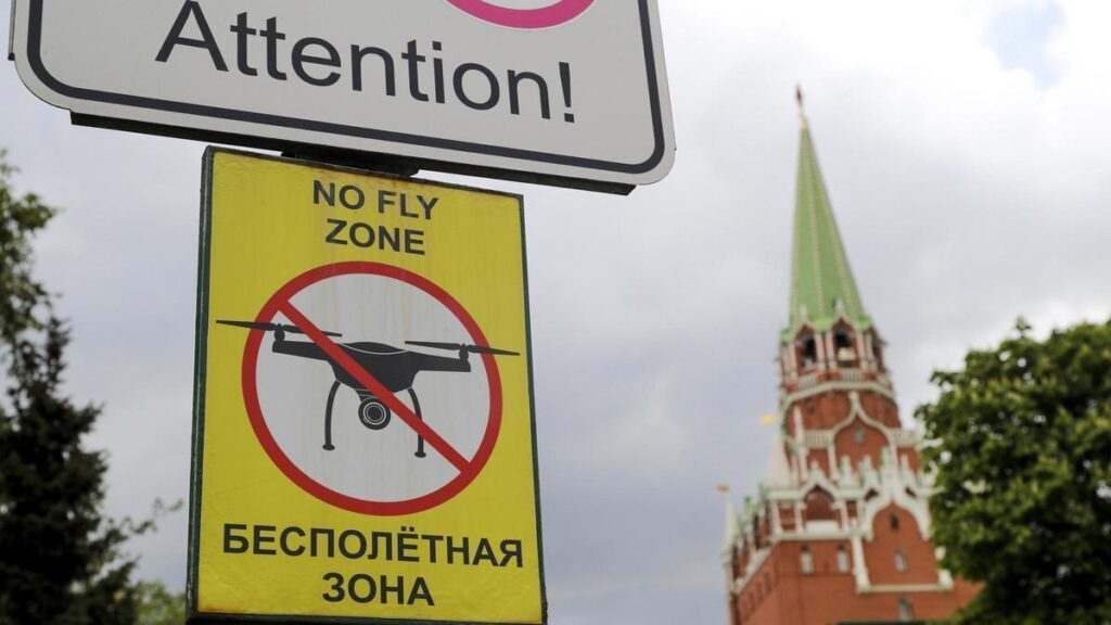 Señal de prohibición de drones en Moscú, Rusia