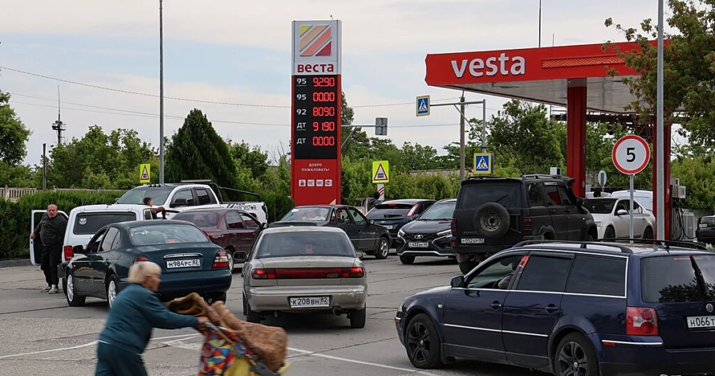 Rusia empieza a racionar el combustible por la guerra de Ucrania