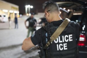 Senado de EE.UU. aprueba 70 mil mdd para financiar operaciones migratorias