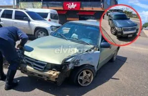 Señora de 74 años sufrió crisis hipertensiva tras colisión vehicular en la Av. Winston Churchill cerca del liceo Revenga
