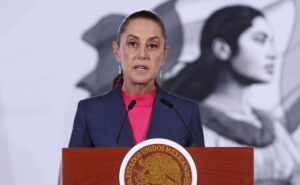 Sheinbaum celebra reapertura de Ormuz; señala fin del subsidio a gasolinas