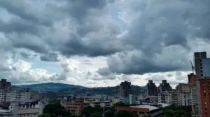 Siguen las lluvias y el mal tiempo por paso de onda tropical N° 15