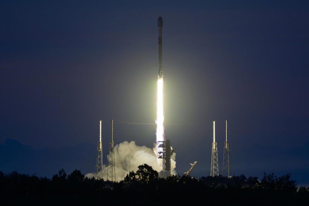 SpaceX sube un 19% en su debut en bolsa y supera los 2 billones de dólares de valoración | europapress.es