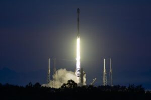SpaceX sube un 19% en su debut en bolsa y supera los 2 billones de dólares de valoración | europapress.es