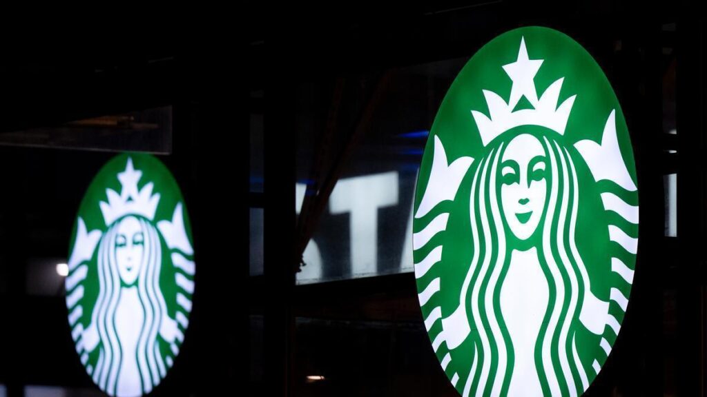 El logo de la cadena de cafeterías Starbucks.