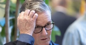 Starmer anunciará su dimisión este lunes, según medios británicos, pero su gabinete lo niega