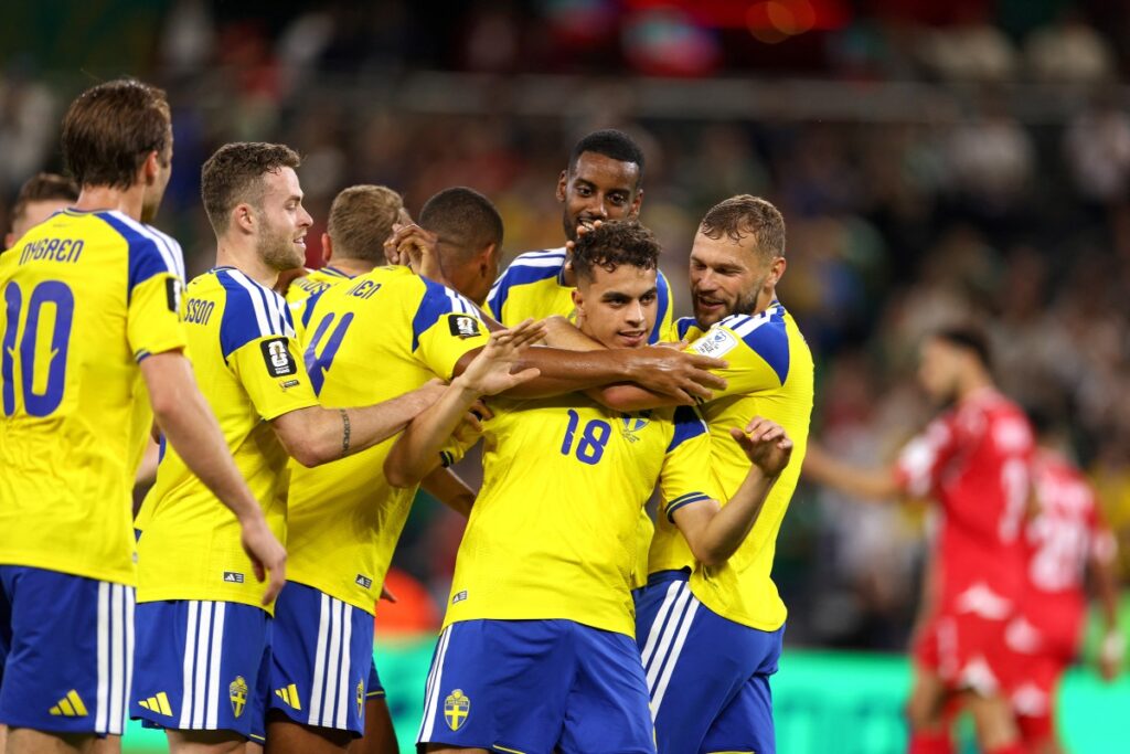 Suecia ni se despeinó para vencer a Túnez 5-1 y comanda el Grupo F