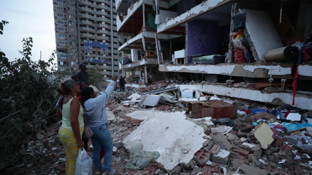 Caos y desolación en La Guaira, una ciudad destrozada por los derrumbes en Venezuela.