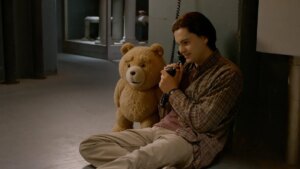‘Ted’, la serie que deja una huella de ternura y de comedia incorrecta en televisión