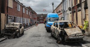 Tensión en Belfast: «Esto parece una zona de guerra, pero aquí vive gente normal»