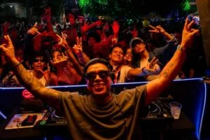 Tony Guerra y Overtones reviven la música electrónica en Caracas con Caminarte 2026