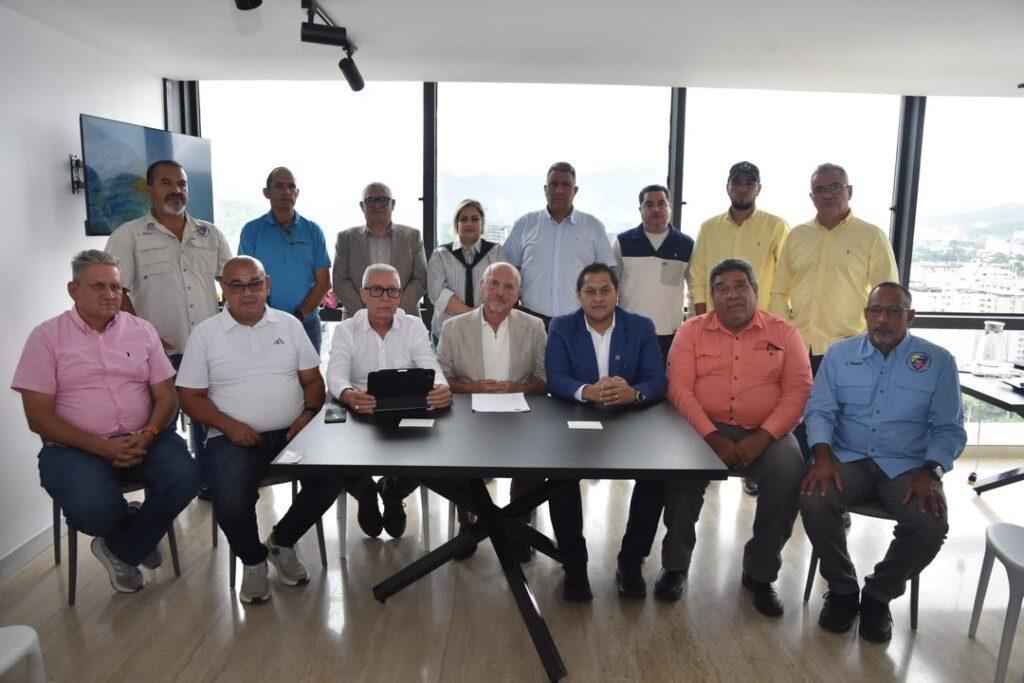 Transportistas de carga elevan propuestas durante reactivación de Consetransporte