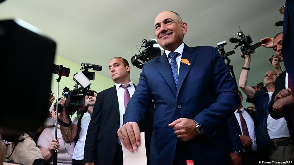 Tras giro europeísta: Pashinián gana elecciones en Armenia