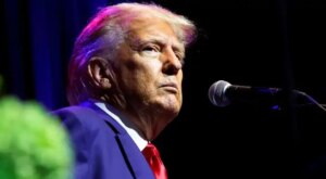 Trump: Irán está «acabado» y que no recibirá «ni diez centavos»