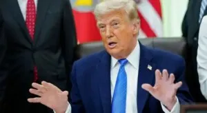 Trump amenaza con bombardear a Irán de nuevo