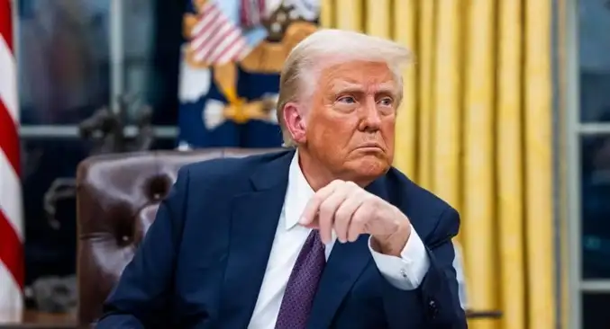 Trump dice que estaría abierto a reunirse con líder supremo iraní