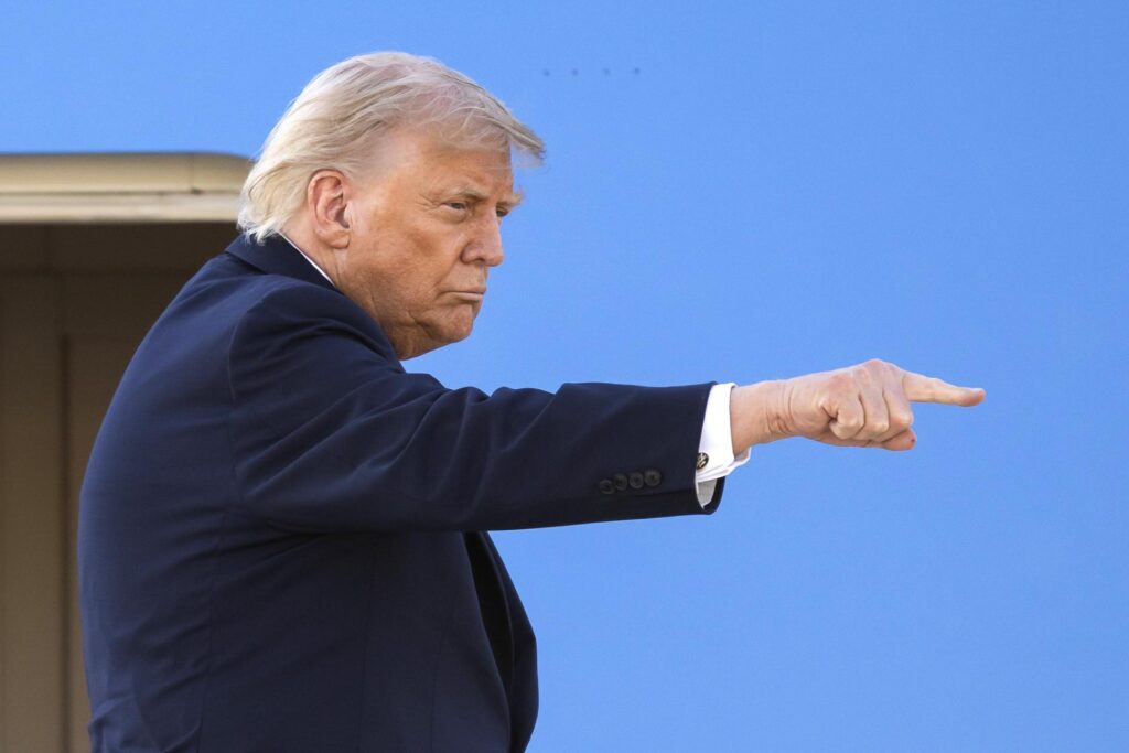 Trump presentó el nuevo Air Force One: lujo, tecnología y los colores de la bandera (Fotos)