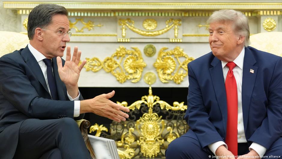 Trump reitera su "decepción" con socios de la OTAN