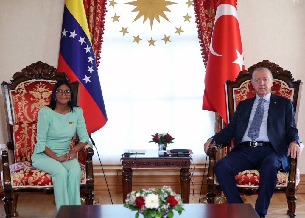 Turquía y Venezuela quieren subir a tres mil millones de dólares su comercio bilateral