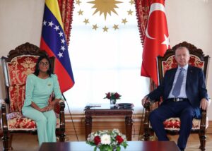 Turquía y Venezuela quieren subir a tres mil millones de dólares su comercio bilateral
