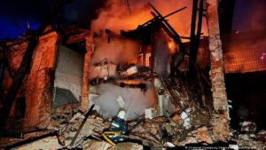 Ucrania eleva a 23 la cifra de víctimas de ataques rusos